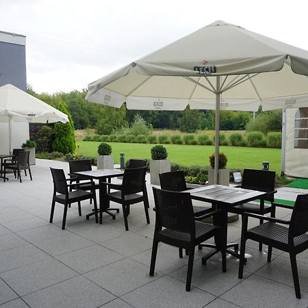 Hotel Poznanski A2 ลูบอน ภายนอก รูปภาพ
