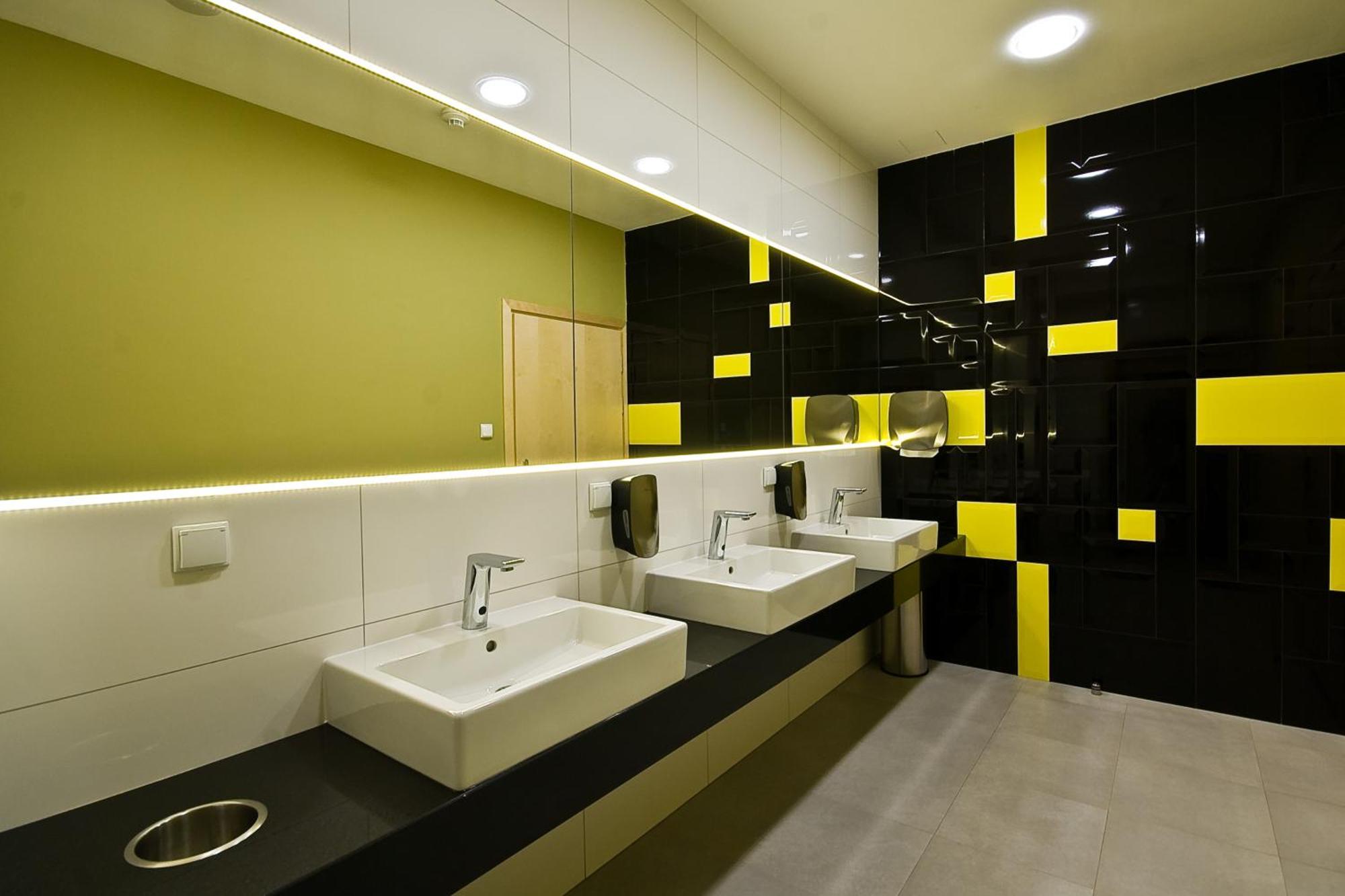Hotel Poznanski A2 ลูบอน ภายนอก รูปภาพ