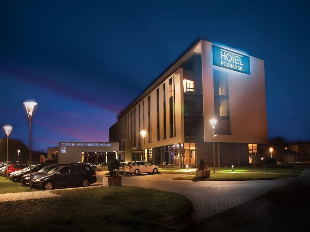 Hotel Poznanski A2 ลูบอน ภายนอก รูปภาพ