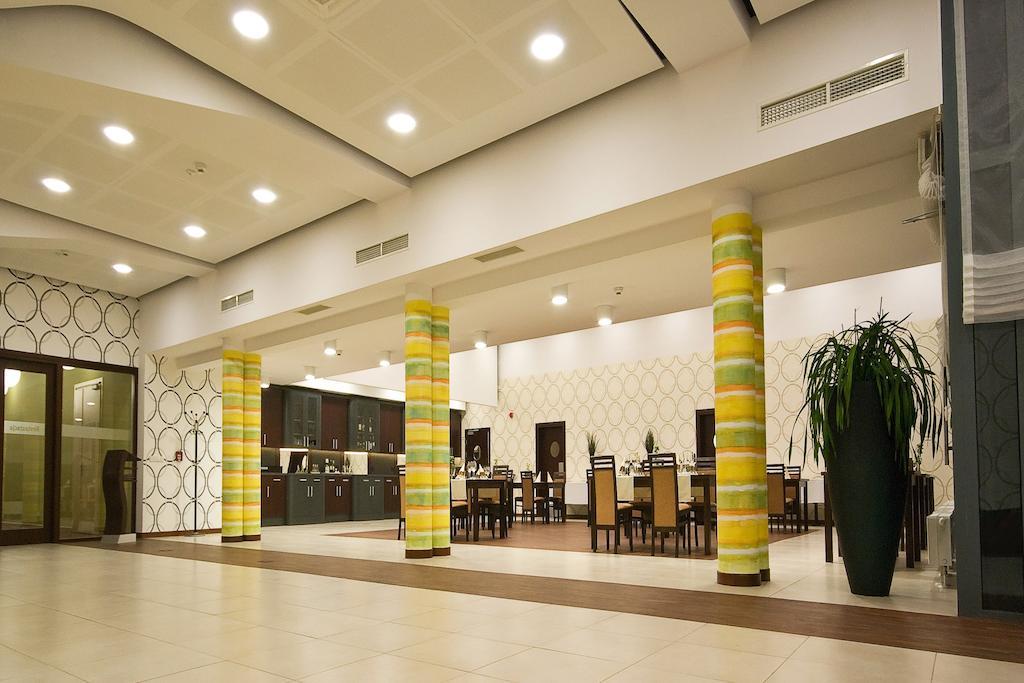 Hotel Poznanski A2 ลูบอน ภายนอก รูปภาพ