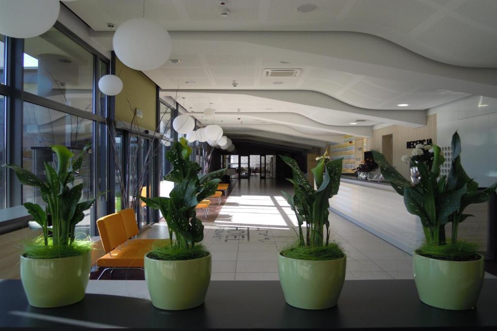 Hotel Poznanski A2 ลูบอน ภายนอก รูปภาพ