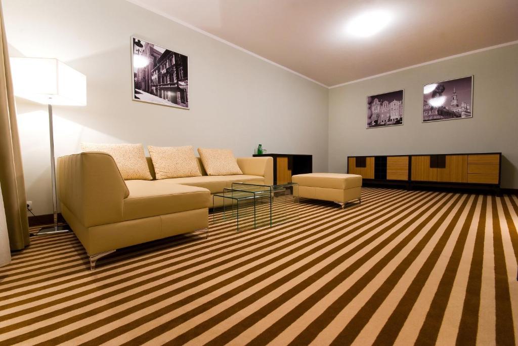 Hotel Poznanski A2 ลูบอน ห้อง รูปภาพ